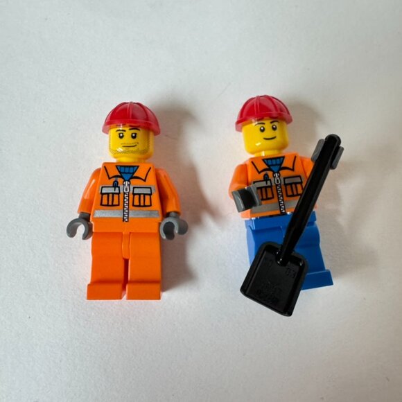 Lego City 7630 7631 Front End Loader Dump Truck Complete Construction Manual Set - Picture 4 of 12